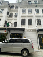 cho thuê nhà hàm nghi - mỹ đình. dt 70m2, 5 tầng thông sàn, ô tô tránh đỗ, cho thuê đa ngành