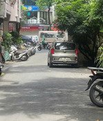 13tỷ hơn gần phố bà triệu : 45m - 5t - thang máy - 0to dỗ cửa - kinh doanh- sổ a4 nở hậu-