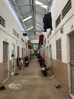 bán dãy nhà trọ mặt tiền đường nhựa sẵn thu nhập 90 triệu / 1 tháng