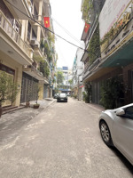 bán nhà phân lô mai dịch 50m 6 tầng dân xây ô tô tránh gần hoàng quốc việt kéo dài ở ngay.