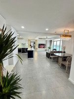 chính chủ gửi bán gấp căn 4pn duy nhất 172m tòa metropolis ,giá 21 tỷ.lh 