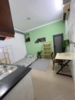 phòng 19m2 tầng 1máy lạnh, bếp giờ giấc tự do cho thuê ngay lạc long quân-ni sư quỳnh liên