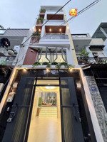 bán gấp nhà mặt tiền đường bạch vân p5 quận 5. giá 4,550ty/76,5m2 cách chợ hoà bình 5p di chuyển.
