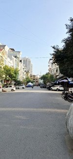 bán nhà 4 tầng xây độc lập lô 22 lê hồng phong
- diện tích: 60m2 - mặt tiền: 4m
- hướng: tây nam