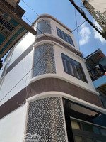 bán nhà 4 phòng ngủ , 4 lầu , đường lý thái tổ quận 10 , chỉ 5 tỷ 550 triệu