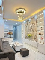 bán nhà hoàng cầu - đống đa 45m - 5t - mt3.5m - 12.5 tỷ . thang máy , kinh doanh , oto đỗ gần