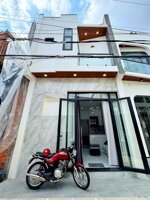 Nhà lầu xây mới 3 phòng ngủ Full nội thất - Hẻm 54 Hùng Vương - Gần siêu thị Vincom