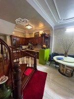 bán nhà trần thái tông, dt42m, mt5m, ô tô lùi cửa, gần phố, full nội thất