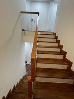 cần bán căn nhà mới xây kiên cố ,nội tjaats sẵn 1 phần.nhà xây vững chắc đẹp