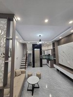 võ chí công- lạc long quân- 5 tầng- thang máy- full nội thất- 40m2- nhà mới - 50m ra mặt phố