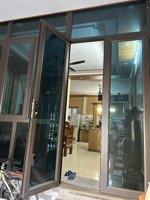 bán nhà riêng xây độc lập : giá 3xx ti,nước nóng năng lượng mặt trời.sdt liên hệ:0853509380