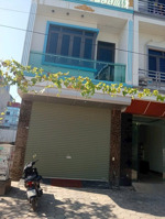 cần cho thuê nhà 220m2 dt 2 sàn đầy đủ nội thất, công năng 4 ngủ, 4 vs, 1 bếp 1 nhà ăn, nhà để xe