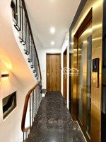 gà đẻ trứng vàng, cccm cho thuê 190 triệu/tháng, 28 pkk, t/máy, 8 ô tô đỗ trước mặt, full giấy phép