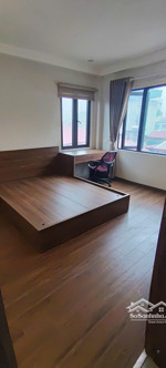 cho thuê căn hộ chung cư hoàng quốc việt, giá tốt, 9 triệu 1pn, 1k 1 sân chơi, 1wc