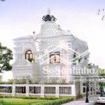 bán gấp biệt thự pháp vân 250 mét xât cao 3,5 tầng , mặt tiền 15 mét đầy đủ nội thất có thang máy