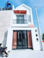 bán nhà trung tâm thị trấn đức hòa