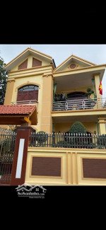 chính chủ bán nhà vị trí trung tâm cẩm thành, mua 1 được 2 nhà khang trang, kiên cố. giá 4,950 tỷ