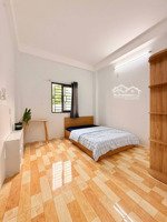 cho thuê phòng cửa sổ thoáng full nội thất - thang máy - kế bên công viên gia định - khu sân bay