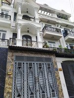 cho thuê nhà riêng, khu an ninh. có bãi đất trống xe hơi để ngày đêm