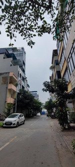 bán nhà thạch bàn, long biên, phân lô, vỉa hè, ô tô tránh 65m2, 7 tầng, 4.5m, 17.95 tỷ