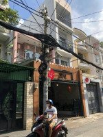 mt lớn xây building, đường tân cảng. 8.2 x 18.2m. cn 150m2. cấp 4. hđt: 136tr. giá 29tỷ.