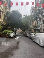 chủ cần bán mảnh đất 40m2 oto đỗ cửa sát đường ven hồ 3 mẫu giá 12 tỷ