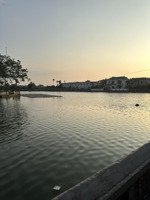 -nhà mới xây-thượng cát-từ liêm-sáng thoáng-nội thất đầy đủ.ngõ nông vài bước ra hồ,
-dt 54 m2-6 t