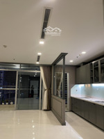 do định cư nước ngoài cần bán lại căn 2pn, 2wc park 3,tầng 23 vinhome central park lh 