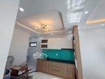 - bán nhà 2 tầng liền kề 1 trệt 1 lầu ngay ngã 4 thủ đức , 80m2 chỉ 5.x tỷ