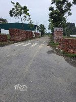 cần bán lô góc làn 1 tại khu đấu giá khánh tân - sài sơn
diện tích 100m có 3 mặt thoáng