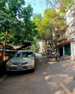 3 ô tô tránh, phân lô ô tô đỗ cửa, vào nhà ngõ 61 lạc trung, 1 căn duy nhất.