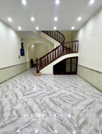 cho thuê nhà nguyên căn trung kính, trần kim xuyến, yên hòa. dt 100m2 x 5t, mt 5m, giá 32tr/tháng.