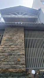 q4 - chỉ 5 tỷ 800tr - nhà 72.8m2 (ngang 5m8 dài 12m), 1 trệt 1 lửng - kqh - shr