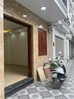 bán nhà mới xây 4 tầng 1 tum,đường to,gần ql32 giá chỉ 4ty9 lh:0373555511