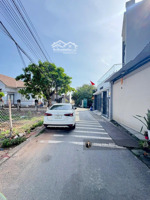 2 nền đất cần bán. đường lê hồng phong, p. tân đông hiệp. dt: 111m2 (4x 27m). odt: 70m2. đường 5m