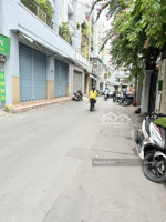 giáp quận 10, 3 tầng, 4x17m, xe hơi vào nhà, kế bên chung cư lữ gia, chủ giảm còn 10.3 tỷ.