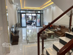 nhà 3 tầng đẹp đường tiểu la gần đường 2/9- dt: 5x20=100m2, hướng bắc, giá chỉ 16.5 tỷ