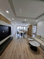 căn góc việt hưng 76m. 2ngủ . tầng cao view hồ. full nội thất. giá 5,9 tỷ