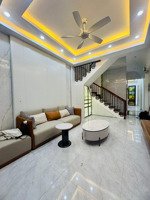 mới đẹp, ở ngay đón tết, hoàng quốc việt, thang máy, full đồ, ngay phố, ngõ thông, phạm văn đồng..