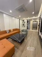 một căn duy nhất - phố tạ quang bưu - 5 tầng thang máy - nhỉnh 12tỷ vị trí đẹp vài bước ra