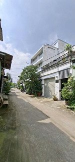 nhà xưởng 466.4m2 sd, 2 lầu, công 40 feet đỗ cửa, giảm 1 tỷ.