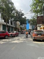 ô tô đỗ gần, tặng nhà 6 tầng đẹp,46,9m2, 16,4 tỷ tại trần thái tông, dịch vọng, cầu giấy, hà nội