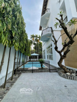 cho thuê villa quốc hương, thảo điền, 400m2, giá 85tr/tháng bao vat, 3 tầng, hồ bơi sân vườn