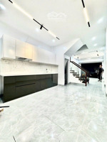 bán nhà thuỵ khuê, nhà đẹp ở ngay, lô góc, thang máy, sổ đỏ chính chủ; vuông đẹp, 43m2, 11 tỷ.