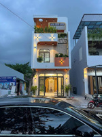 bán nhà gấp ăn tết quận 4 120m2/2tỷ750 sổ hồng riêng sang tên nhanh trong ngày