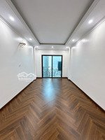 định công - nhà mới 6 tầng - thang máy ngõ thông - ô tô đỗ cửa ở và kinh doanh.