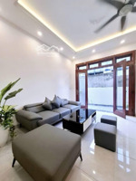 phân lô hiếm thạch bàn thang máy ô tô đỗ cửa tiện ích bao quanh - nhỉnh 8 tỷ