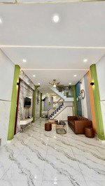 mặt tiền ch,ợ tiện kinh doanh - đường xe hơi 12m - nhà đúc 3 tầng - dt: 4x15 (60m2) - lê trọng tấn