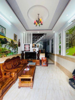 nhà diện tích rộng cạnh chợ tăng nhơn phú b, 100m2 ngang 5m 3 tầng hoàn công, có phòng ngủ trệt