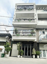 lạc long quân 5,3 x 11 đường 8m - ô tô ngủ nhà nhỉnh 10 tỷ .